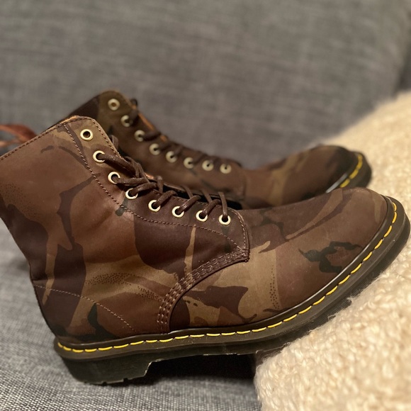 ⭐️ Dr. Martens Made in England Camo Pascal 1460 US 12 UK 11 GREAT CONDITION! - Picture 7 of 16